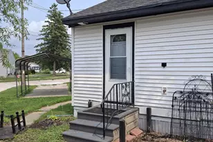 921 Raton Ct, Manitowoc, WI 54220 - Photo 5