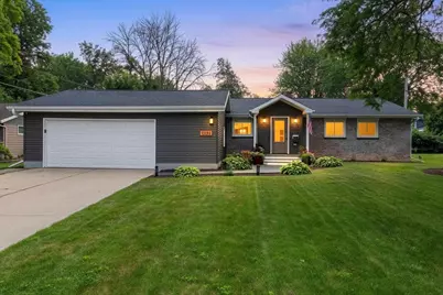 1221 E Hanson Drive, Appleton, WI 54915 - Photo 1