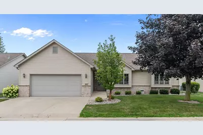 44 Penbrook Circle, Appleton, WI 54913 - Photo 1