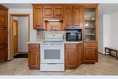 524 E St Joseph Street, Green Bay, WI 54301 - Photo 7
