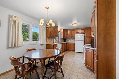 524 E St Joseph Street, Green Bay, WI 54301 - Photo 9