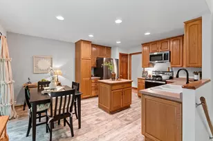 7190 Spring Lake Rd, Little Suamico, WI 54171 - Photo 5