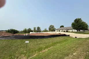 16 Trails End Ct, Fond du Lac, WI 54937 - Photo 9