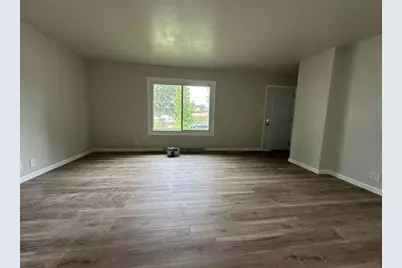 6656 W Brentwood Avenue, Milwaukee, WI 54223 - Photo 5