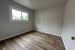 6656 W Brentwood Ave, Milwaukee, WI 54223 - Photo 9