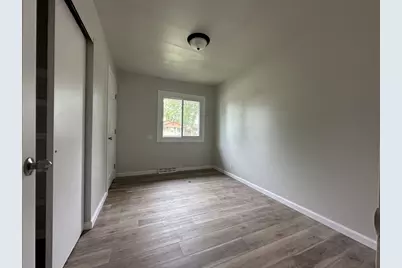 6656 W Brentwood Avenue, Milwaukee, WI 54223 - Photo 7