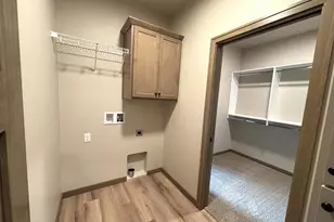2652 Lawrence Ln, Neenah, WI 54956 - Photo 13