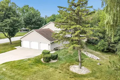 2719 Woodland Hills Court, Green Bay, WI 54311 - Photo 5