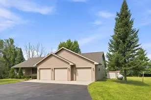 1075 Kim Ln, Little Suamico, WI 54141 - Photo 65