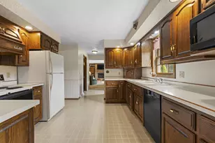 609 Scarlet Oak Ct, Appleton, WI 54915 - Photo 13