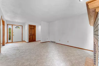 1525 Parkview Drive, New London, WI 54961 - Photo 9