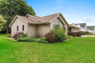 1525 Parkview Dr, New London, WI 54961 - Photo 3