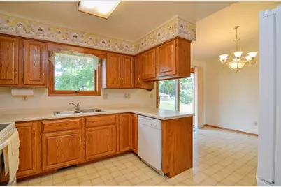 1518 Commanche Drive, Green Bay, WI 54313 - Photo 17