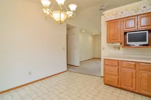 1518 Commanche Dr, Green Bay, WI 54313 - Photo 11