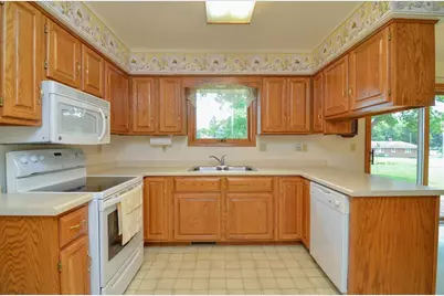 1518 Commanche Drive, Green Bay, WI 54313 - Photo 13
