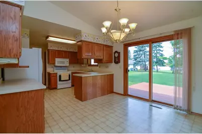 1518 Commanche Drive, Green Bay, WI 54313 - Photo 9