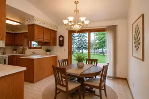 1518 Commanche Dr, Green Bay, WI 54313 - Photo 7