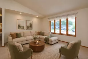 1518 Commanche Dr, Green Bay, WI 54313 - Photo 3