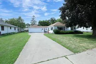 1713 Walnut St, Oshkosh, WI 54901 - Photo 1