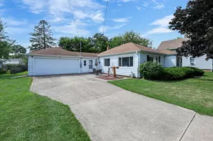 1713 Walnut St, Oshkosh, WI 54901 - Photo 3