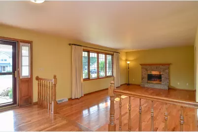 2360 La Rue Lane, Green Bay, WI 54313 - Photo 5
