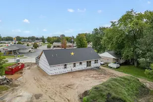 1033 Gray St, Green Bay, WI 54303 - Photo 5