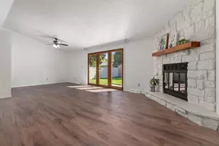 406 Silver Spring Dr, Green Bay, WI 54303 - Photo 9