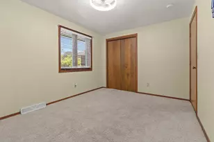 406 Silver Spring Dr, Green Bay, WI 54303 - Photo 15