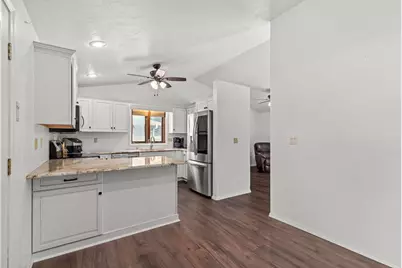 406 Silver Spring Drive, Green Bay, WI 54303 - Photo 11