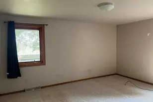 2151 Woodcrest Dr, Green Bay, WI 54304 - Photo 13