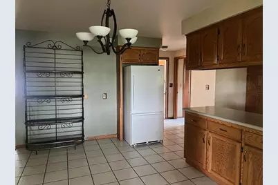 2151 Woodcrest Drive, Green Bay, WI 54304 - Photo 3