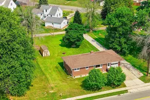 4025 N Shore Dr, Menomonie, MI 49858 - Photo 33