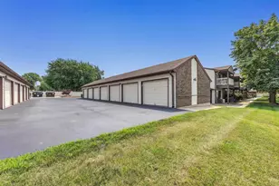 1045 Marvelle Ln, Green Bay, WI 54304 - Photo 13