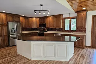3830 Nicolet Dr, Green Bay, WI 54311 - Photo 11