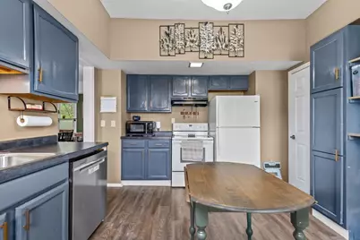 833 Jefferson Street, Oshkosh, WI 54901 - Photo 5
