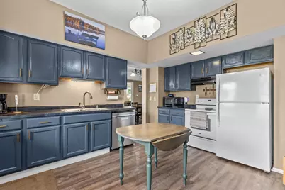 833 Jefferson Street, Oshkosh, WI 54901 - Photo 3