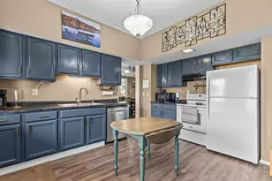 833 Jefferson St, Oshkosh, WI 54901 - Photo 3