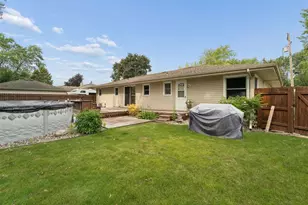 1045 Grove St, Menasha, WI 54952 - Photo 25