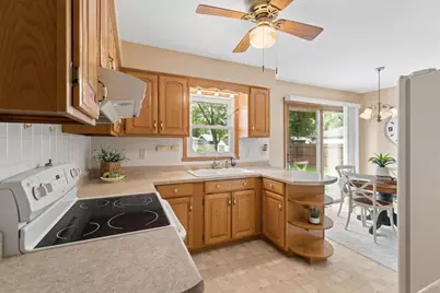 1045 Grove Street, Menasha, WI 54952 - Photo 7
