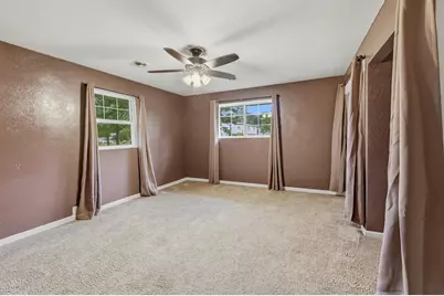 884 E Division Street, Fond du Lac, WI 54935 - Photo 15
