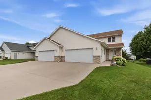 406 Greenbriar Ave, Fond du Lac, WI 54935 - Photo 1