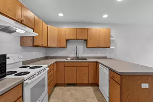 406 Greenbriar Ave, Fond du Lac, WI 54935 - Photo 11