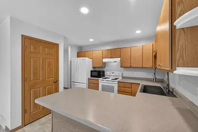 406 Greenbriar Avenue, Fond du Lac, WI 54935 - Photo 13