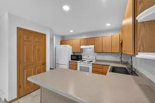 406 Greenbriar Ave, Fond du Lac, WI 54935 - Photo 13