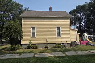 1040 Blaine St, Marinette, WI 54143 - Photo 3