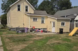 1040 Blaine St, Marinette, WI 54143 - Photo 5