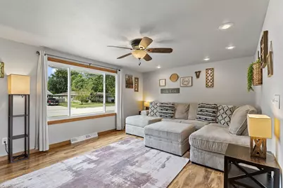 2423 Hampton Avenue, Green Bay, WI 54311 - Photo 5