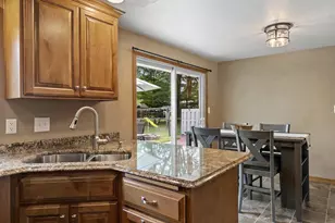 2423 Hampton Ave, Green Bay, WI 54311 - Photo 13