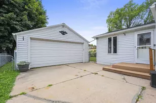 1139 Kellogg St, Green Bay, WI 54303 - Photo 3