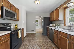 1139 Kellogg St, Green Bay, WI 54303 - Photo 11